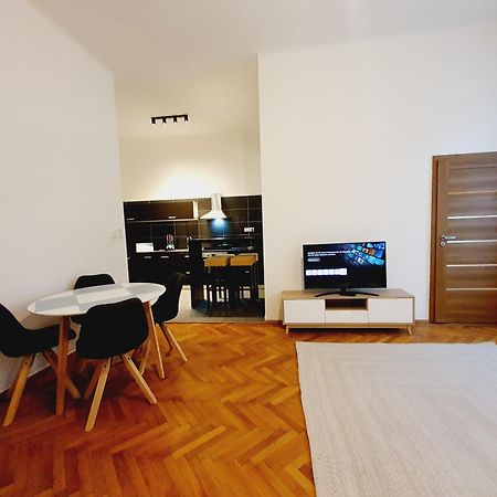 Savoir Vivre Apartments Rosinagasse Vienna Exterior photo