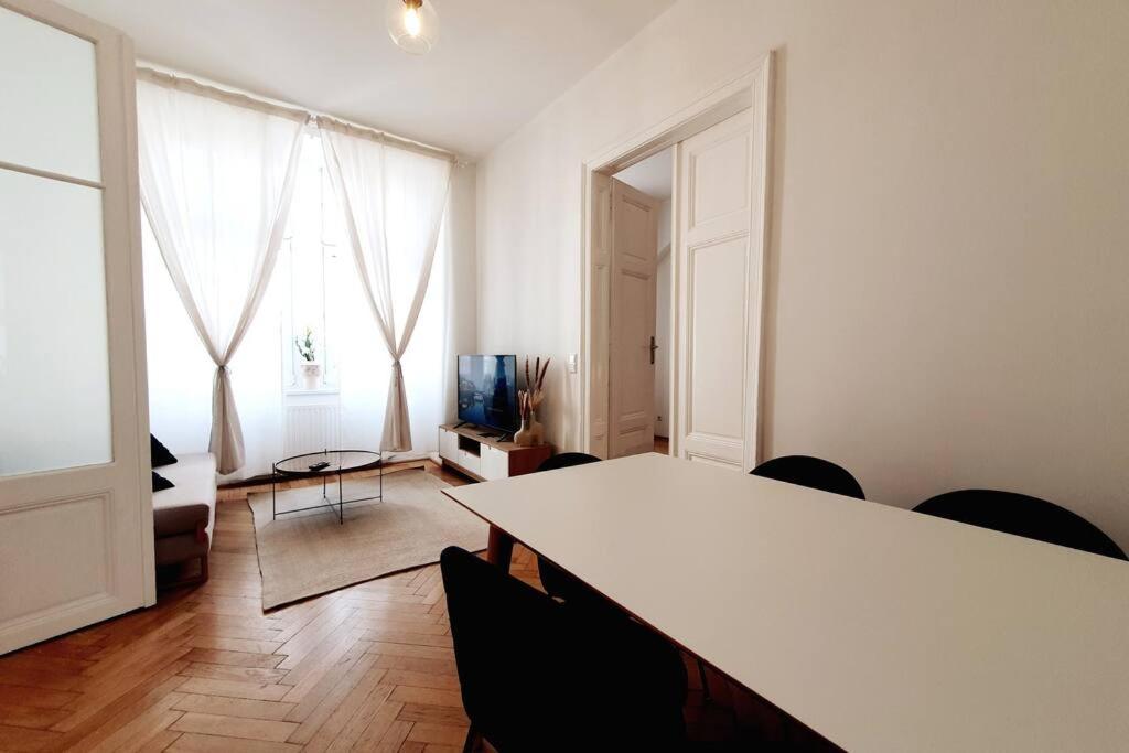 Savoir Vivre Apartments Rosinagasse Vienna Exterior photo