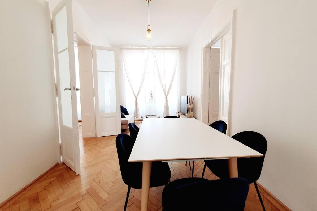 Savoir Vivre Apartments Rosinagasse Vienna Exterior photo